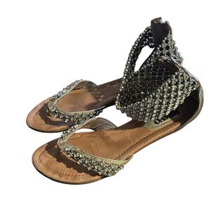 Browns 1.5” heel metallic fancy sandals with zipper back